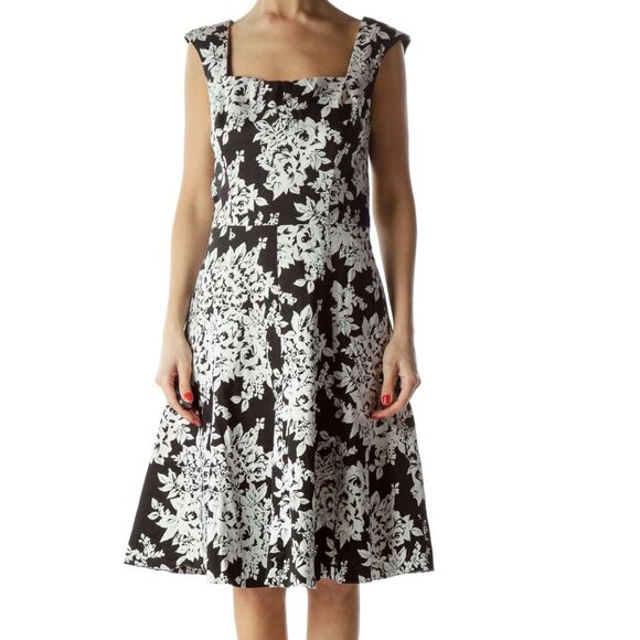 White House Black Market Dresses & Skirts - White House Black Market Black and White Floral A-Line Dress